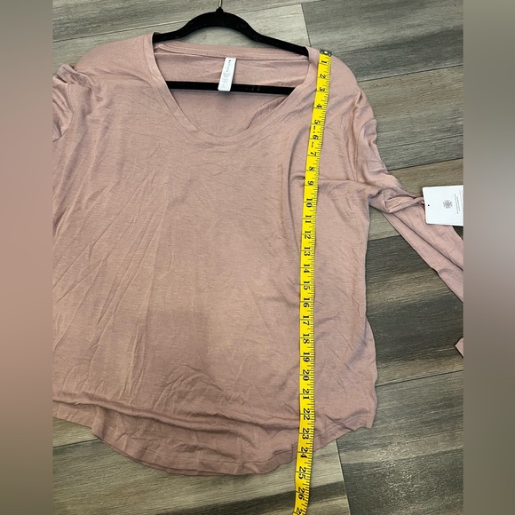 NWT Athleta Cloudlight Stratus Top- Small - Picture 4 of 8